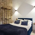 Bella Encantada Apartamento *